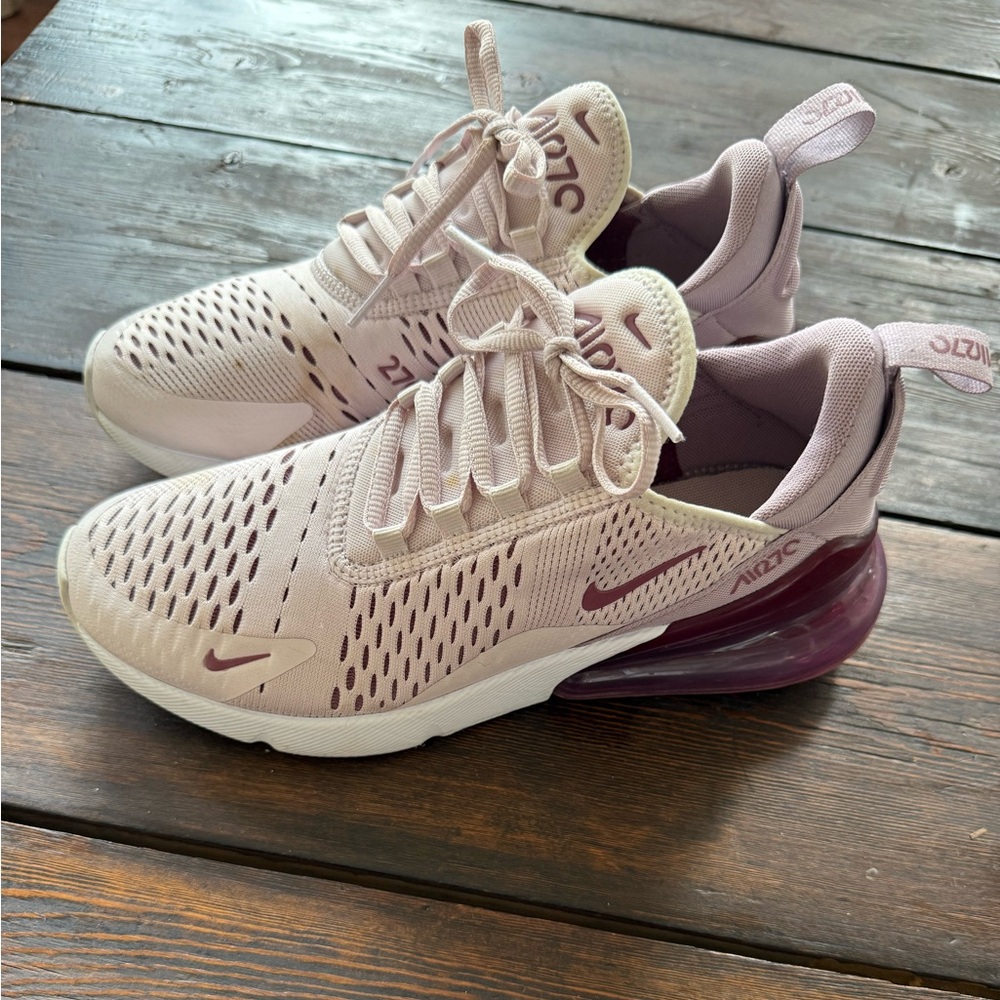 Nike Women’s Air Max 270 - Picture 2 of 4